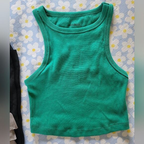 Size S Women's Sleeveless Tops Bundle - Picture 8 of 8